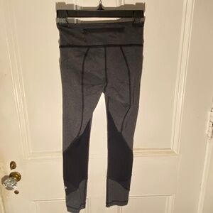 Lululemon - Grey Black Herringbone - Mid Calf Leggings - Size 2